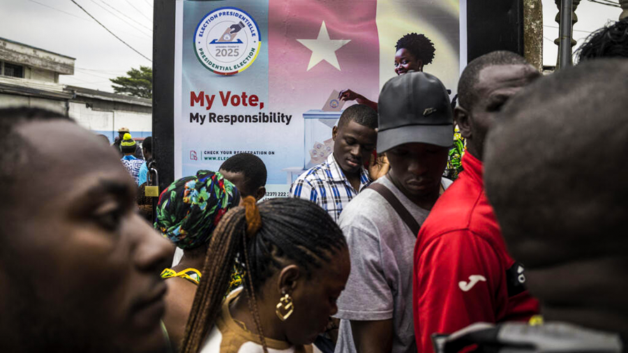 Les électeurs Camerounais allant voter.